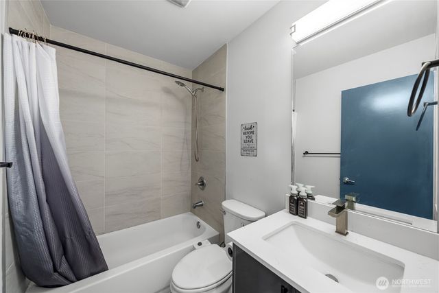 9462 20th Avenue SW, Seattle, WA 98106