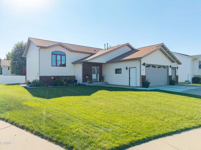 768 San Angelo Drive, Bismarck, ND 58504 property photo