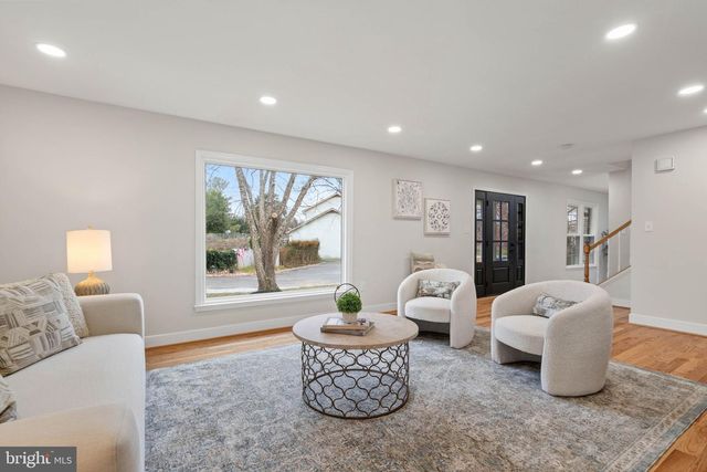 2678 OAKTON GLEN DR, Vienna, VA 22181