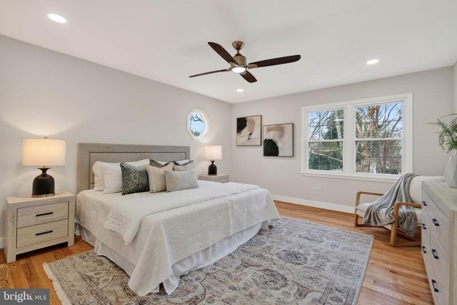 2678 OAKTON GLEN DR, Vienna, VA 22181