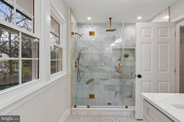 2678 OAKTON GLEN DR, Vienna, VA 22181