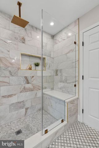 2678 OAKTON GLEN DR, Vienna, VA 22181