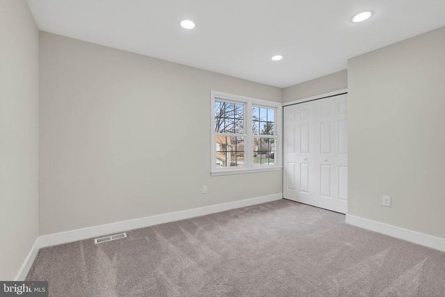 2678 OAKTON GLEN DR, Vienna, VA 22181