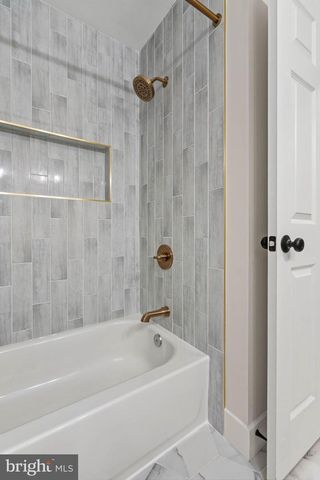 2678 OAKTON GLEN DR, Vienna, VA 22181