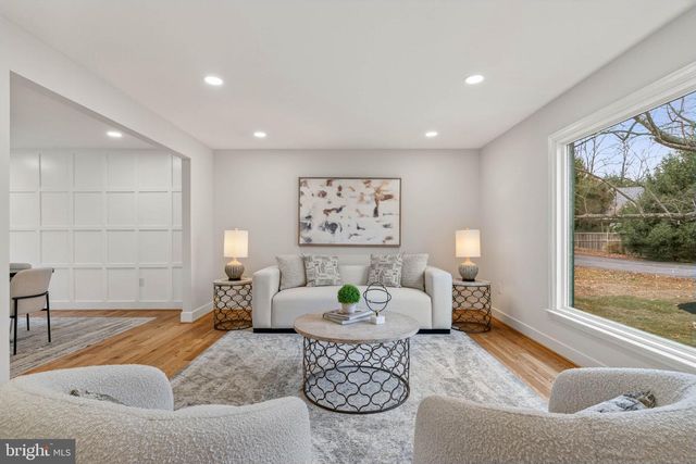 2678 OAKTON GLEN DR, Vienna, VA 22181