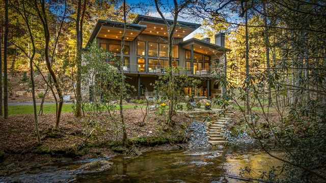 156 Horatio Drive, Blue Ridge, GA 30513