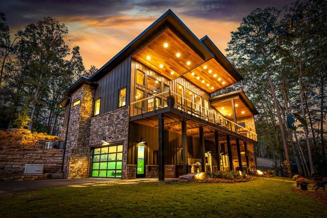 156 Horatio Drive, Blue Ridge, GA 30513