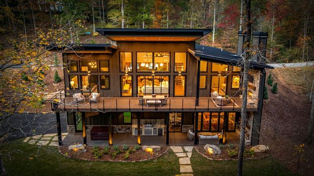156 Horatio Drive, Blue Ridge, GA 30513