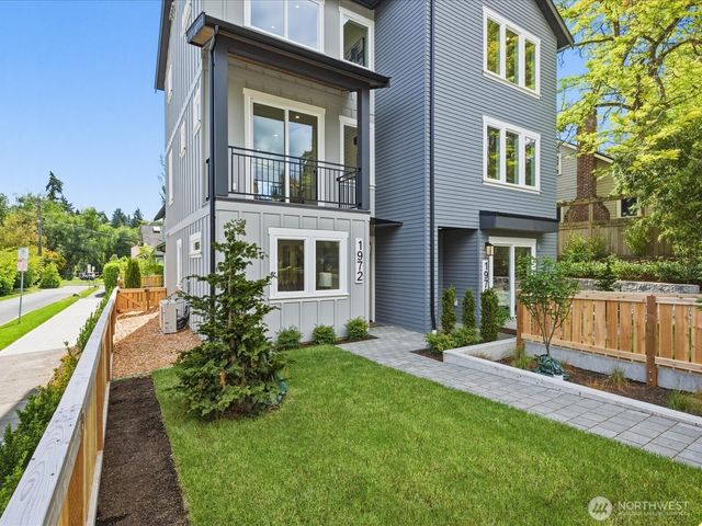 1972 25th Avenue E, Seattle, WA 98112