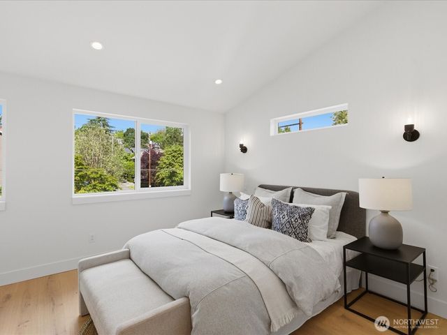 1972 25th Avenue E, Seattle, WA 98112