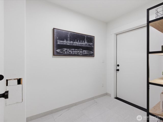 1972 25th Avenue E, Seattle, WA 98112