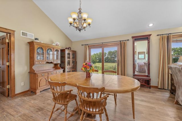 357 120th, Newton, KS 67114