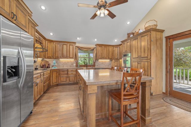 357 120th, Newton, KS 67114