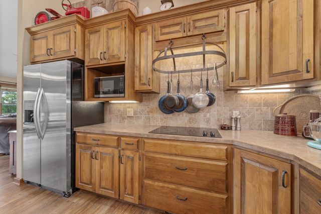 357 120th, Newton, KS 67114