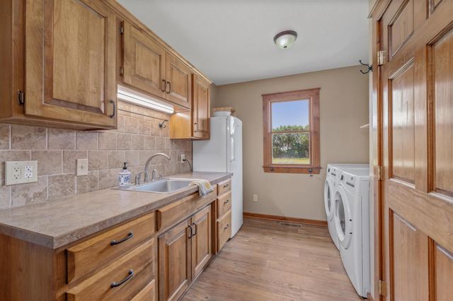 357 120th, Newton, KS 67114