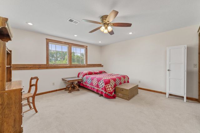 357 120th, Newton, KS 67114