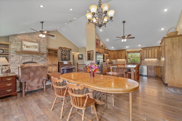 357 120th, Newton, KS 67114