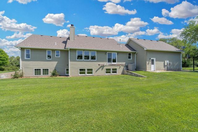 357 120th, Newton, KS 67114