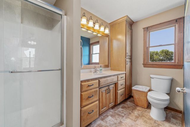 357 120th, Newton, KS 67114