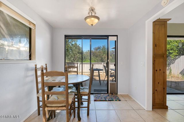 596 Via Novella, Oak Park, CA 91377