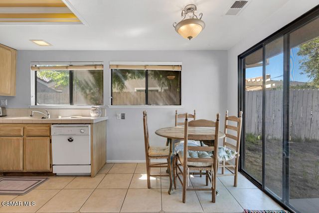596 Via Novella, Oak Park, CA 91377