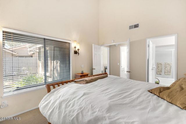 596 Via Novella, Oak Park, CA 91377