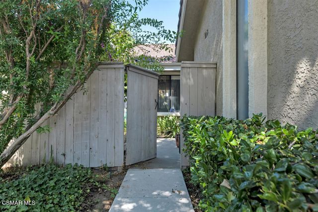 596 Via Novella, Oak Park, CA 91377