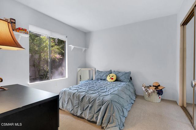 596 Via Novella, Oak Park, CA 91377