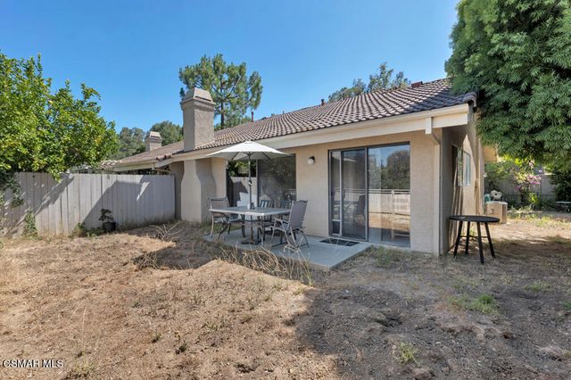 596 Via Novella, Oak Park, CA 91377