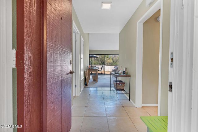 596 Via Novella, Oak Park, CA 91377