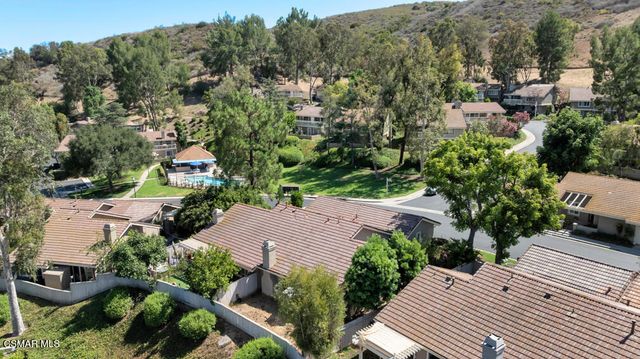 596 Via Novella, Oak Park, CA 91377