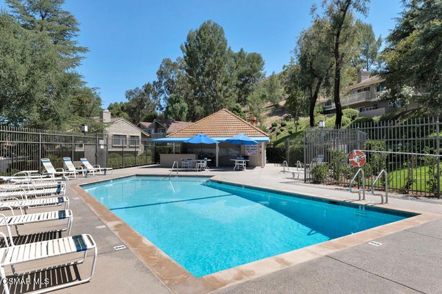 596 Via Novella, Oak Park, CA 91377