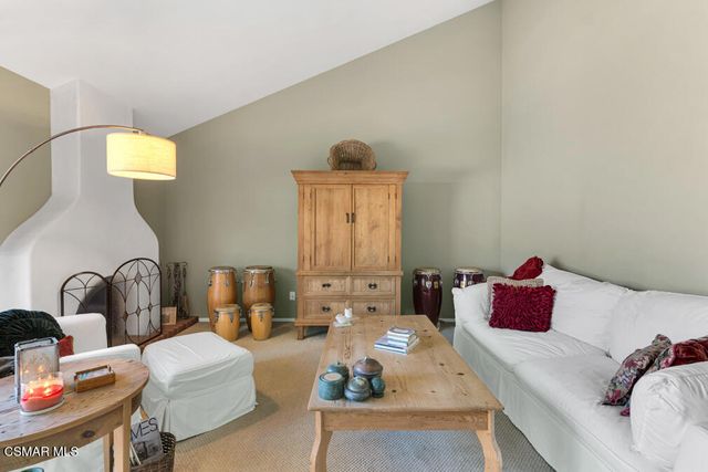 596 Via Novella, Oak Park, CA 91377