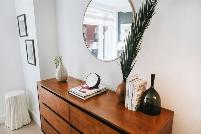 100 Lovejoy Wharf PH3E, Boston, MA 02114