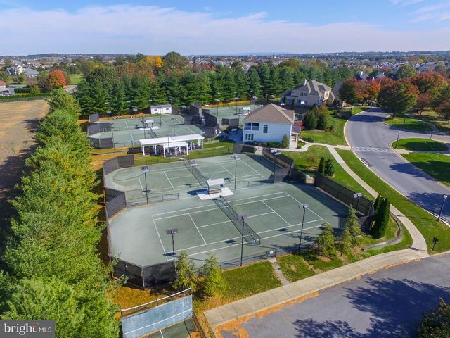 905 GREENSIDE DR, Lititz, PA 17543