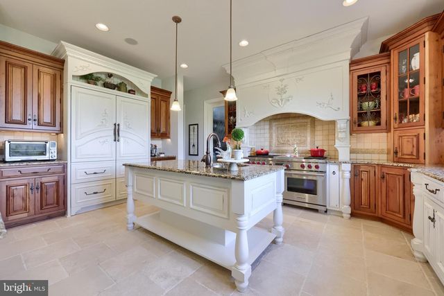 905 GREENSIDE DR, Lititz, PA 17543