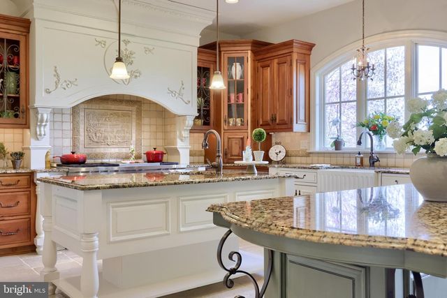 905 GREENSIDE DR, Lititz, PA 17543