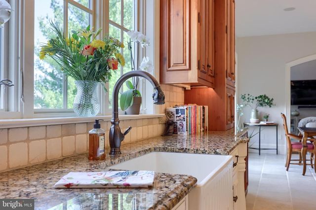 905 GREENSIDE DR, Lititz, PA 17543