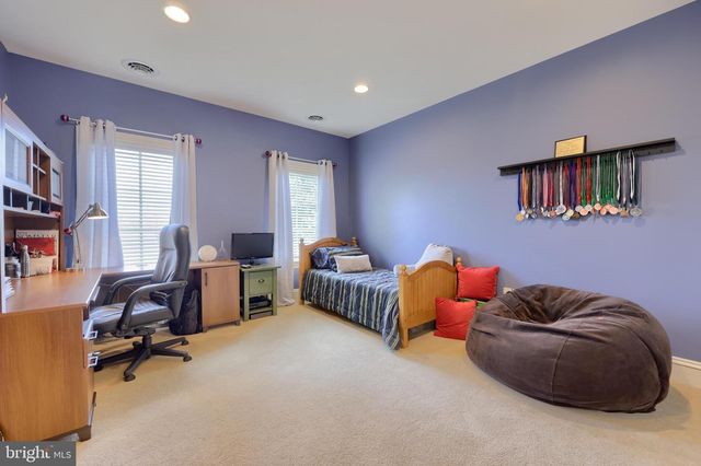 905 GREENSIDE DR, Lititz, PA 17543