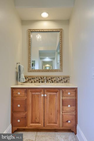 905 GREENSIDE DR, Lititz, PA 17543