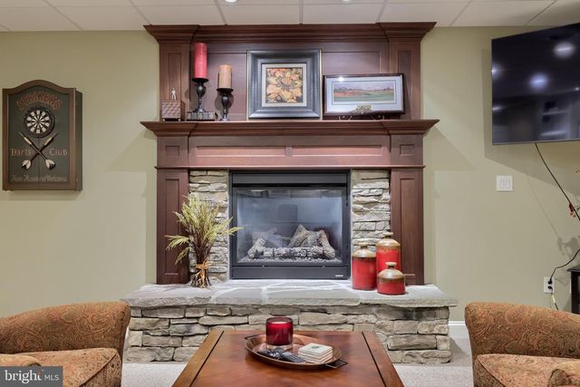 905 GREENSIDE DR, Lititz, PA 17543
