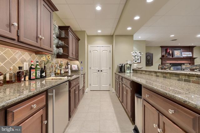 905 GREENSIDE DR, Lititz, PA 17543