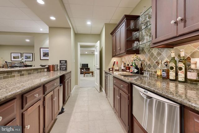 905 GREENSIDE DR, Lititz, PA 17543