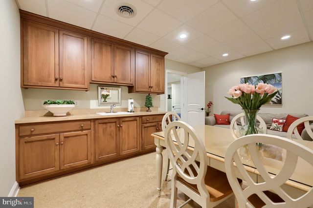 905 GREENSIDE DR, Lititz, PA 17543