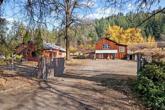 1306 Peachcrest Rd, Kettle Falls, WA 99141