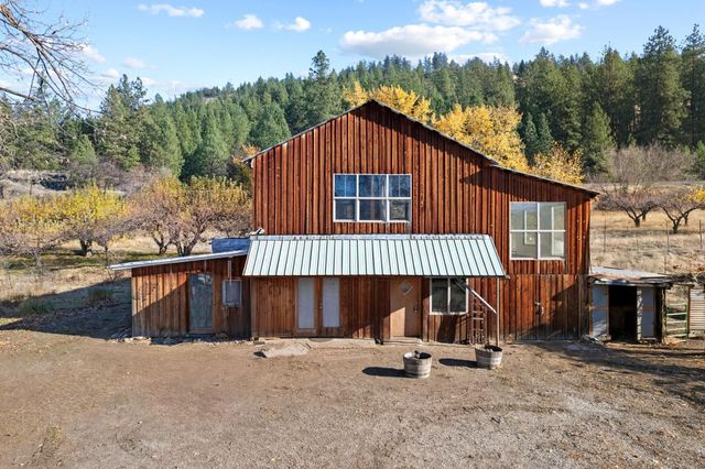 1306 Peachcrest Rd, Kettle Falls, WA 99141