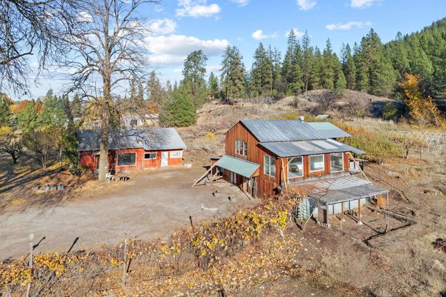 1306 Peachcrest Rd, Kettle Falls, WA 99141