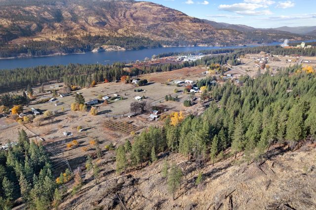1306 Peachcrest Rd, Kettle Falls, WA 99141