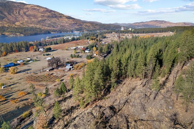 1306 Peachcrest Rd, Kettle Falls, WA 99141