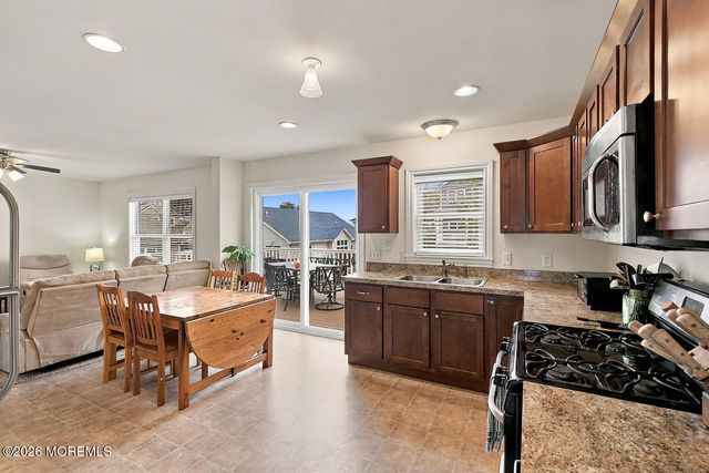 317 E Lakewood Avenue, Ocean Gate, NJ 08740